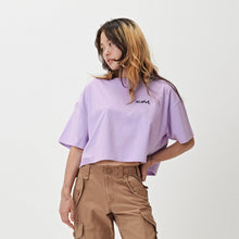 Load image into Gallery viewer, Jelly Logo Crop Tee - Lilac